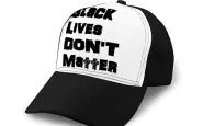 Cappellino scritta razzista