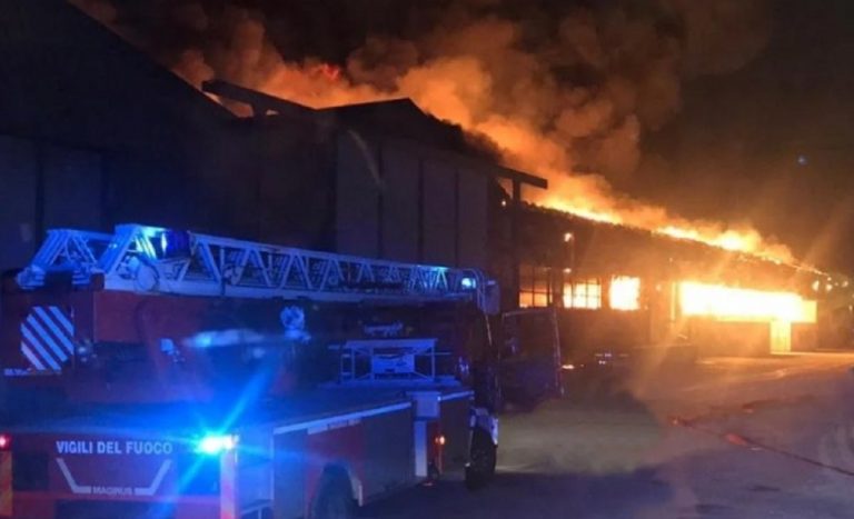 Incendio porto Ancona