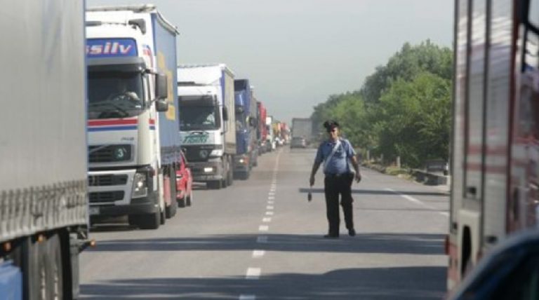 Incidente A2 auto camion Campagna