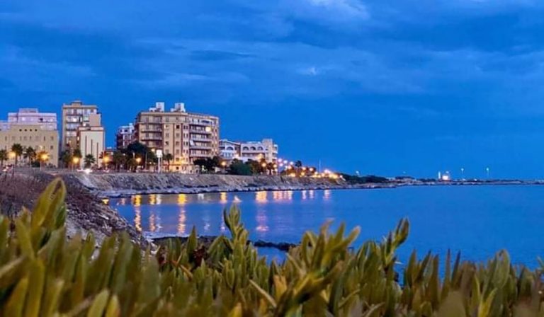"Tunisina fitusa": donna cacciata da un bar a Marsala perché straniera