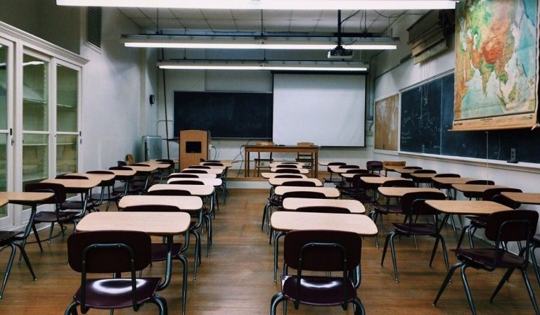 Massa scuola chiusa