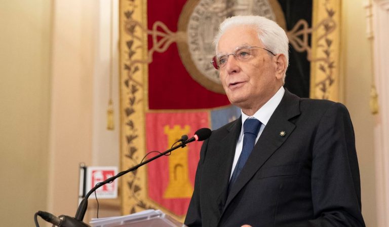 Mattarella risponde a Boris Johnson