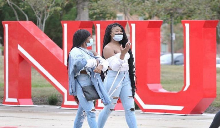 Usa, studenti positivi vanno alle feste