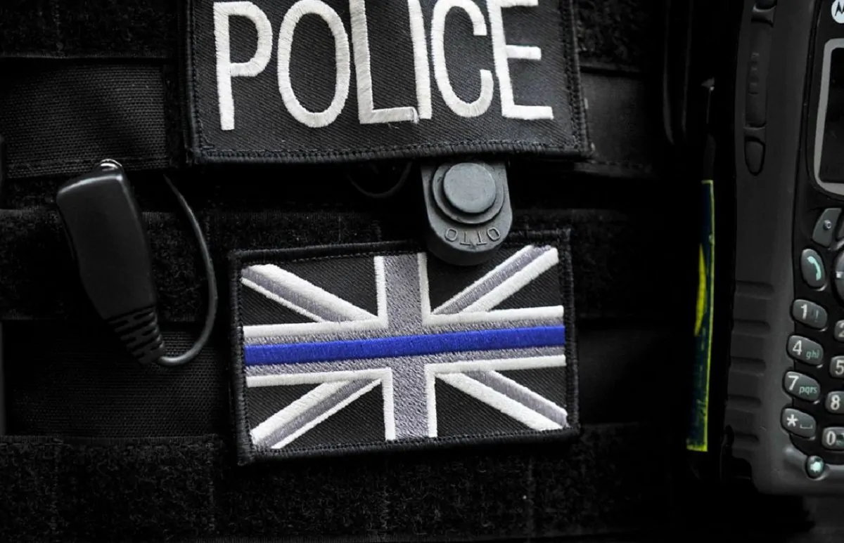 Londra, arrestato sfila pistola ad agente e lo uccide