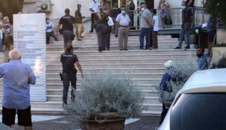 Protesta migranti positivi Foggia