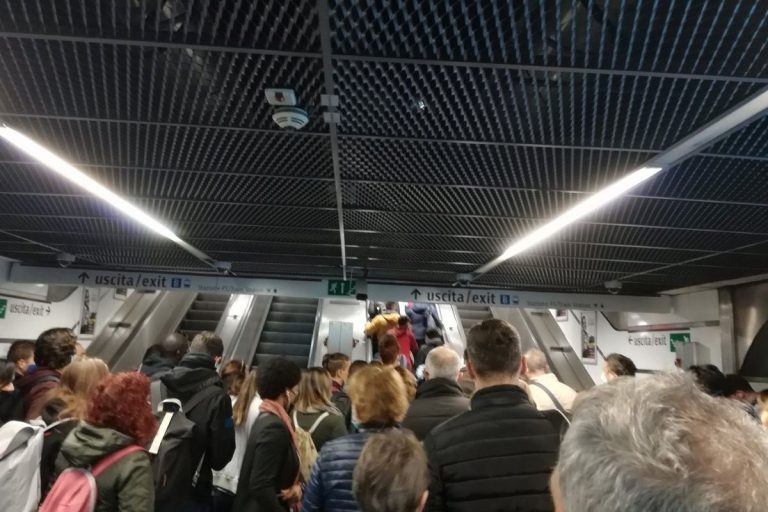 scale mobili metropolitana roma