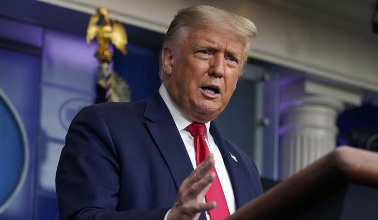 Annuncio di Trump: "Gli Usa avranno il vaccino nel giro di settimane"