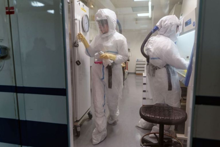 Coronavirus dosi vaccino Natale