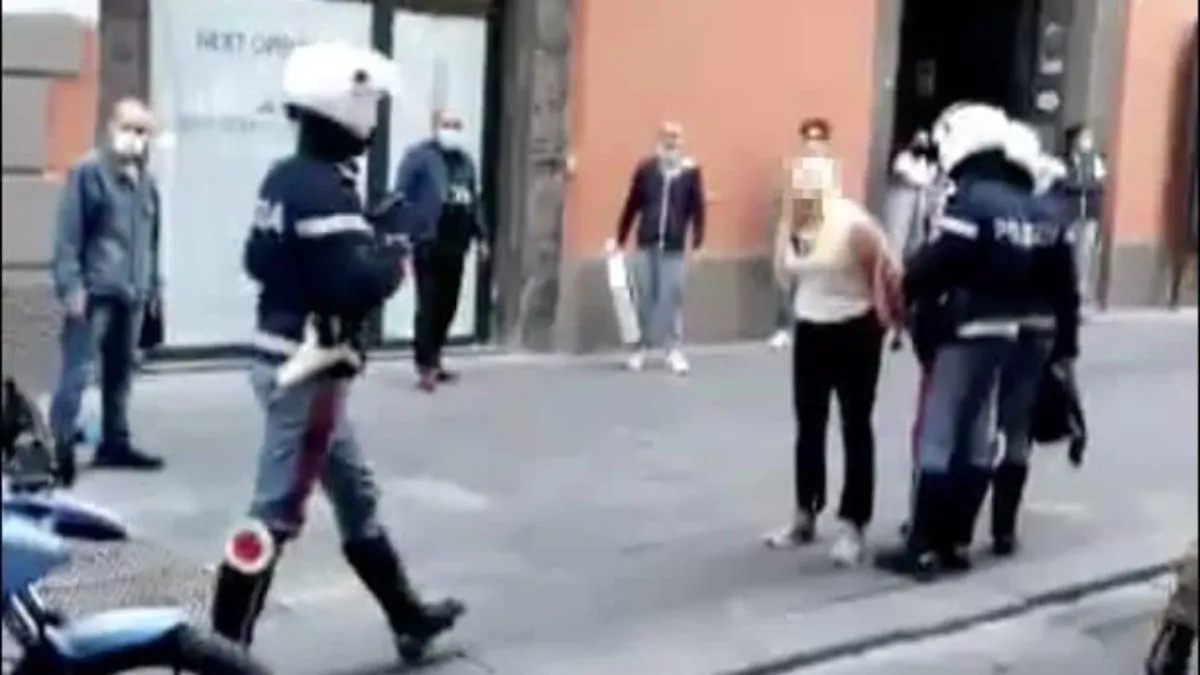 Donna arrestata a Napoli
