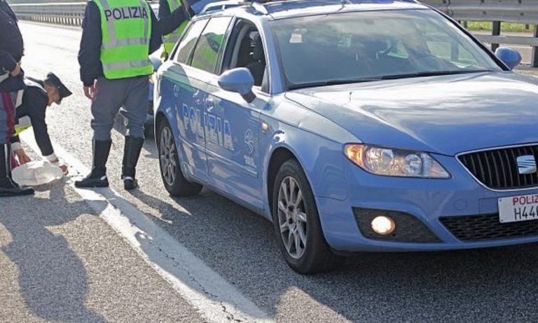 Furgone contro Porsche su A19: 1 morto e 2 feriti
