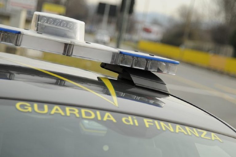 Bergamo, scoperto finto oculista: truffa da oltre 220.000 euro