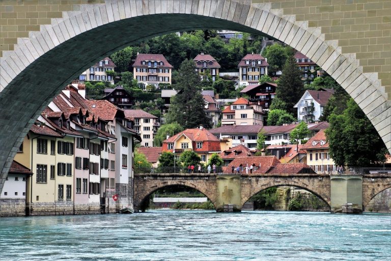 Le nuove restrizioni in Svizzera coronavirus