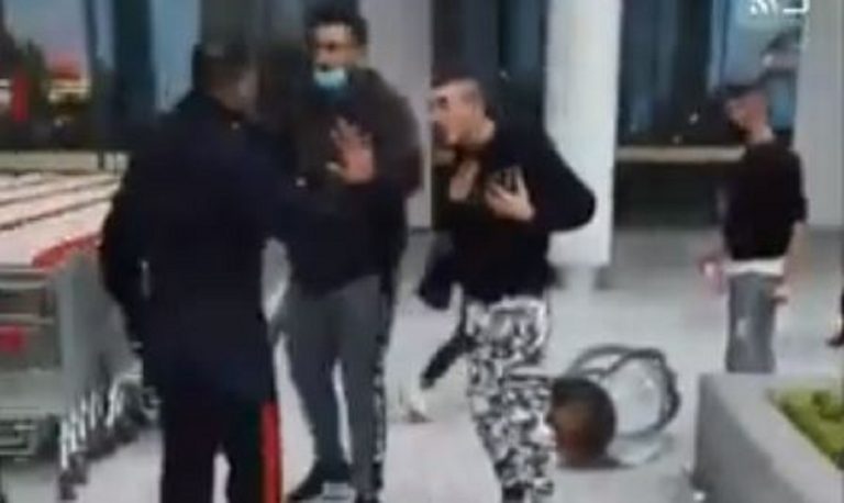 carabinieri aggrediti al centro commerciale di arese