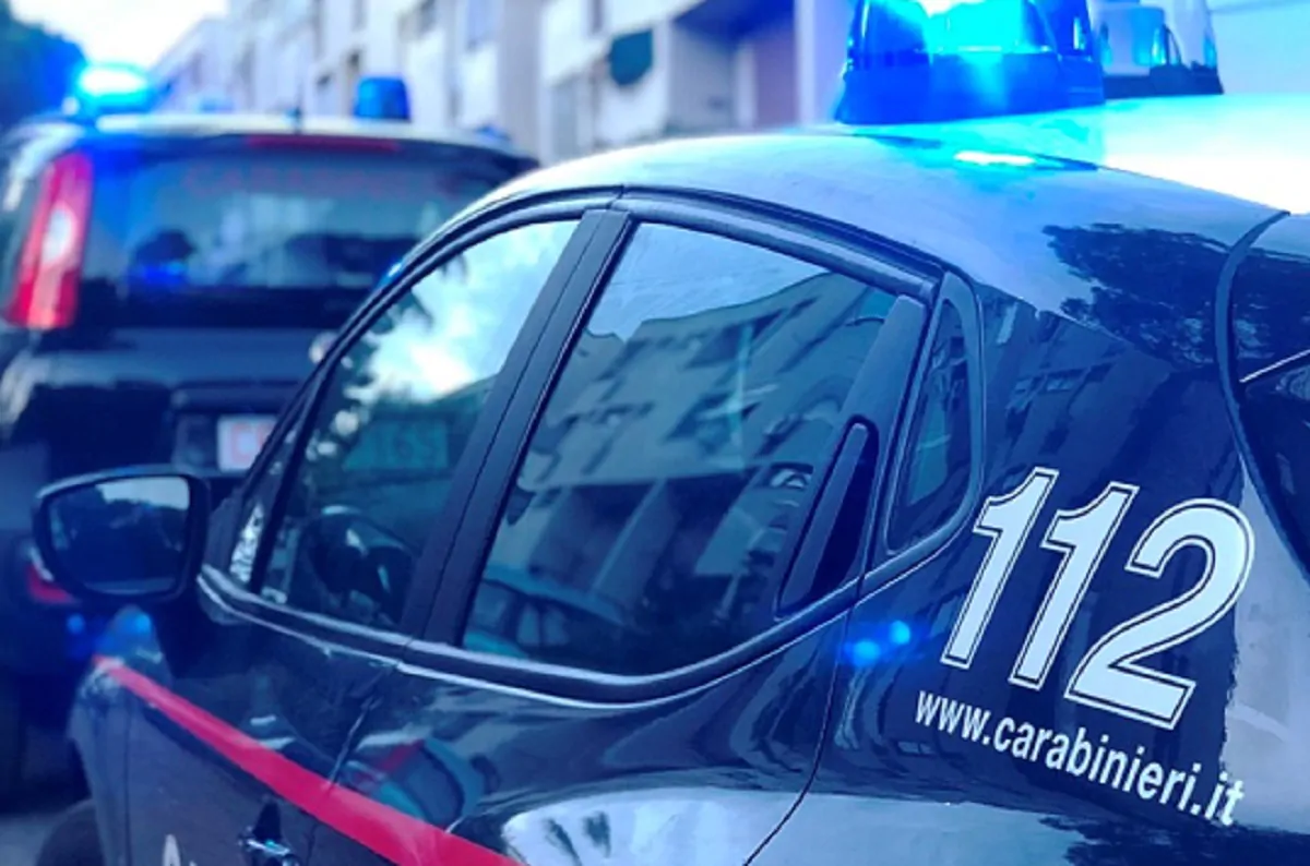 A Colli Albani un uomo distrugge 50 automobili in sosta a sprangate