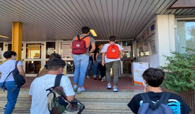 Covid, Piemonte: scuola a rischio chiusura per le superiori