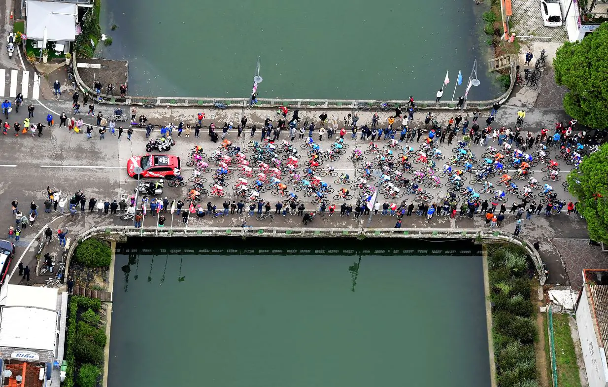 Poliziotti positivi al giro d'italia