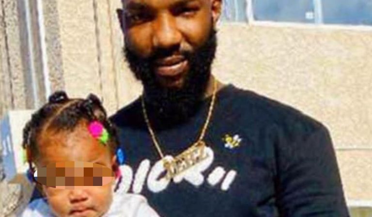 morta bambina intrappolata nell'auto
