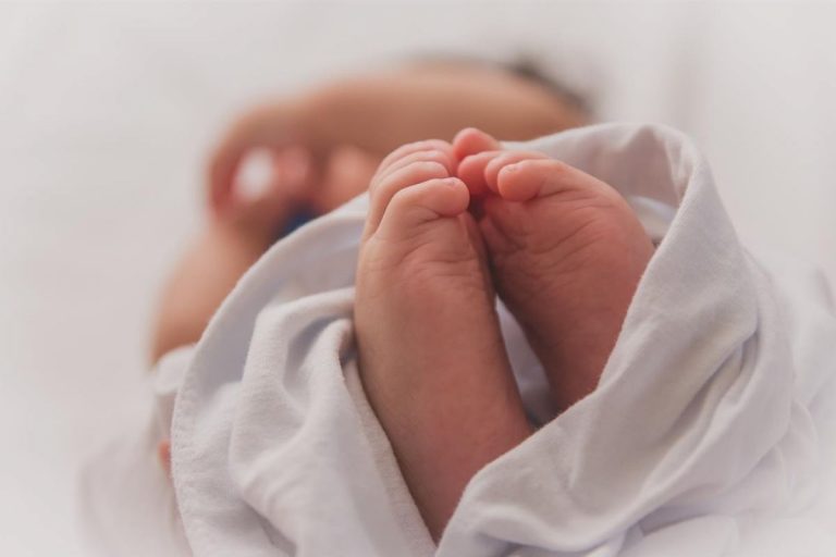 Neonato dichiarato morto sopravvive
