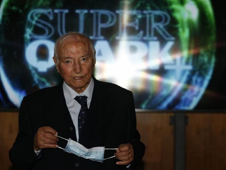 Piero Angela contro i negazionisti: "Sono degli untori"