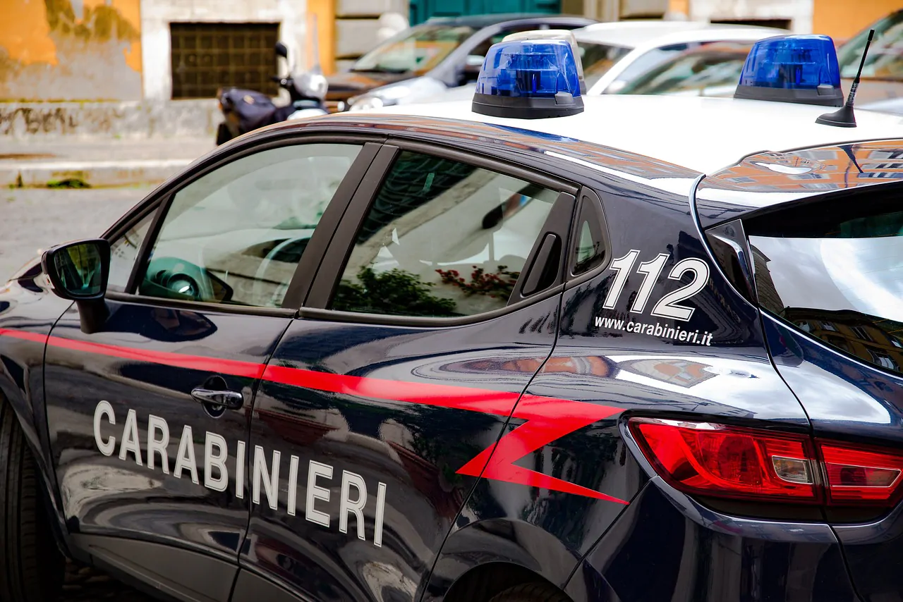 carabinieri arrestano padre "orco"