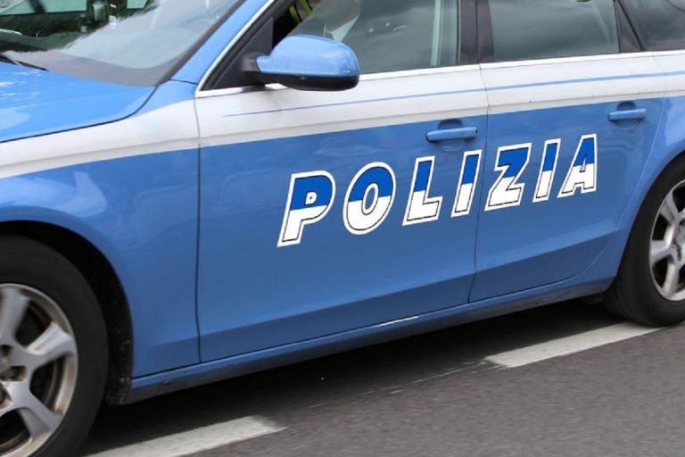 Roma, cadavere in auto con sacchetto sulla testa
