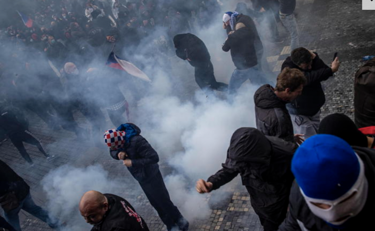 Praga, protesta anti Coronavirus