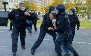 proteste a Berlino contro le norme anti-Covid