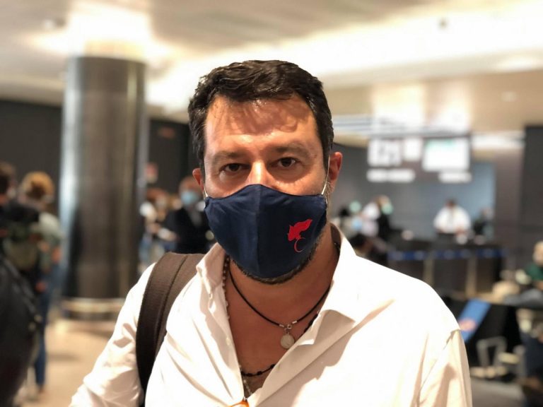 Salvini su modifiche Dl sicurezza: "torna mangiatoia su immigrazione"