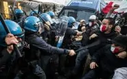 scontri roma manifestanti polizia