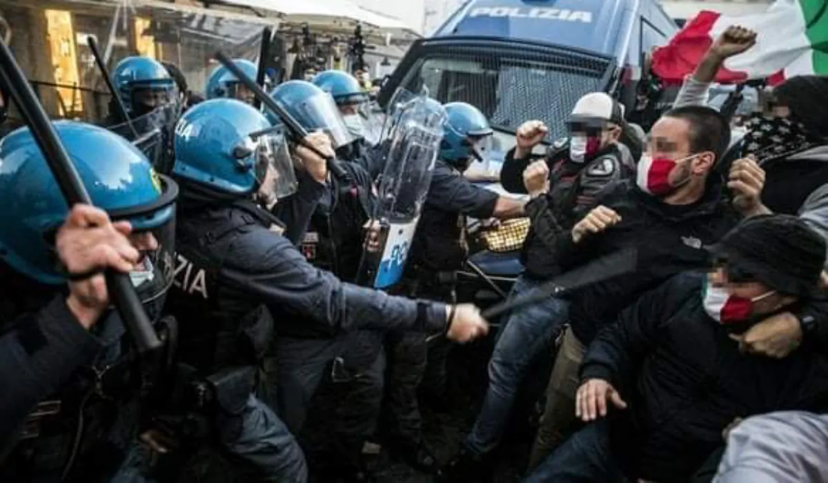 scontri roma manifestanti polizia