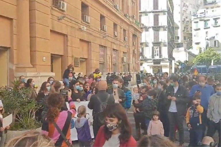 scuole chiuse campania protesta mamme