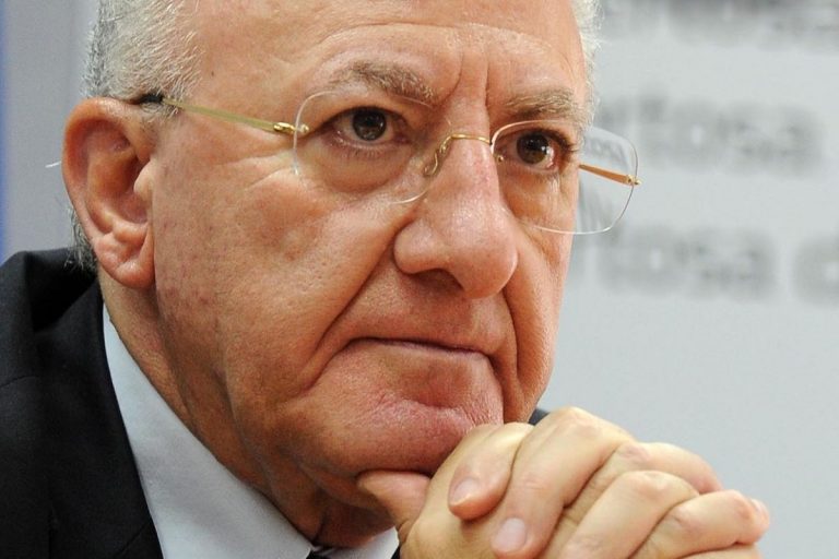 scuse De Luca mamme
