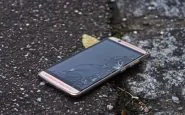 smartphone rotto suicida