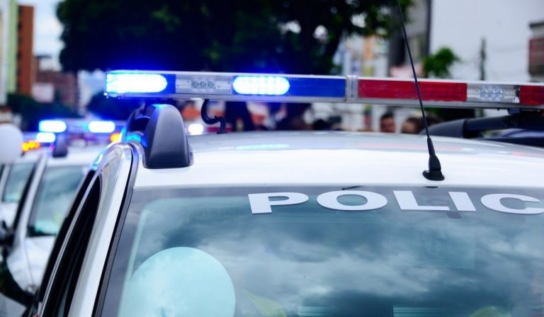 USA vigilantes Accoltellato