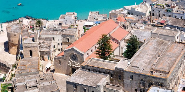 Covid, contagiati al pranzo di cresima a Otranto