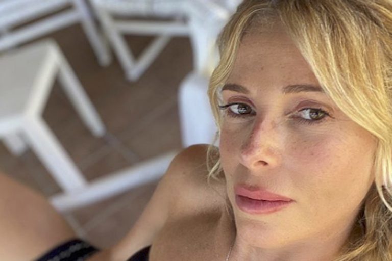 Alessia Marcuzzi senza reggiseno