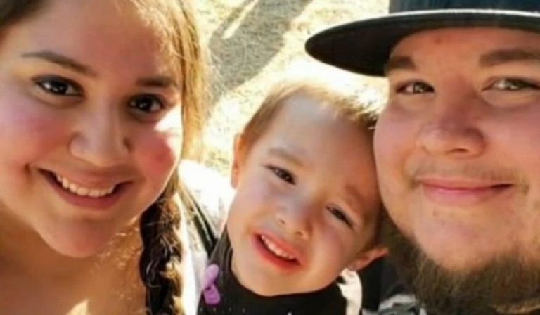 bambino orfano a causa del covid