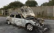 Ragazza bruciata viva in auto