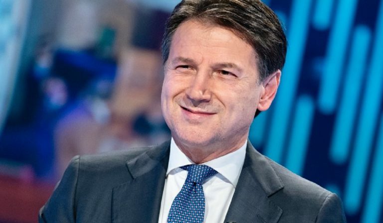 Giuseppe Conte da Lilli Gruber con la tosse: "Tampone negativo"