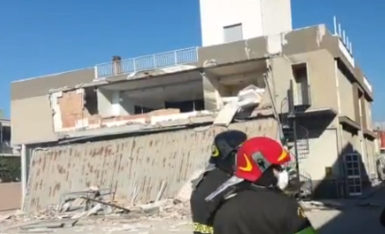 Crollo fabbricato poggiomarino