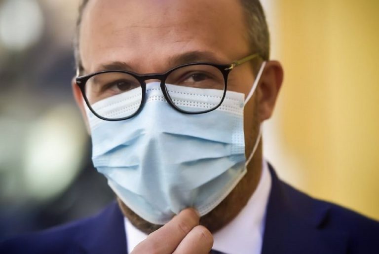 davide farone di italia viva sul vaccino anti covid