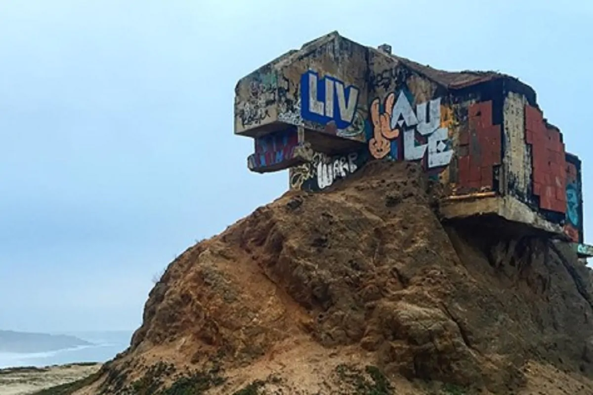 Devil's Slide bunker e il suo sperone di roccia