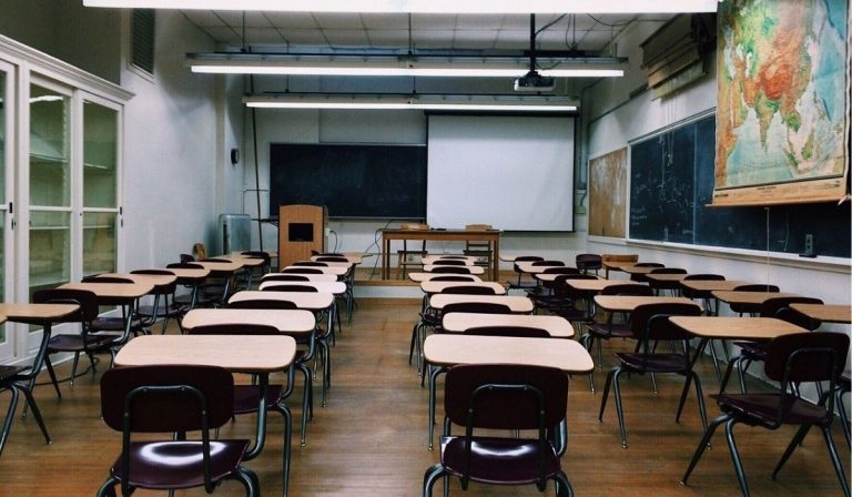 Dpcm scuola mascherine banco