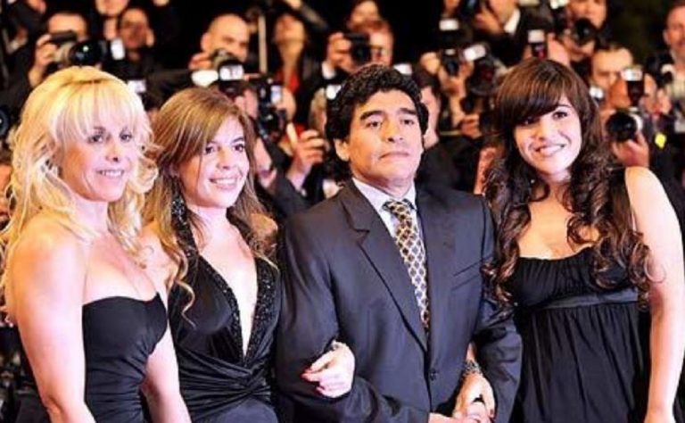 Maradona, le figlie tentano di bloccare l'autopsia