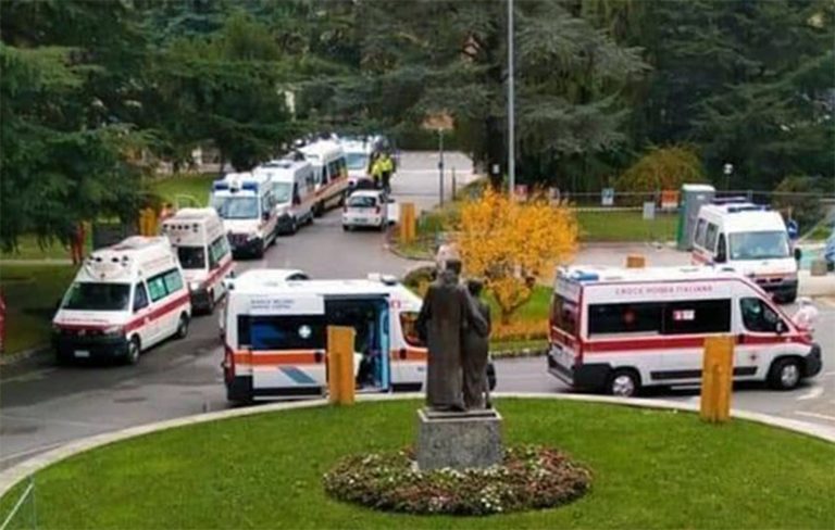 fila ambulanze erba 768x488