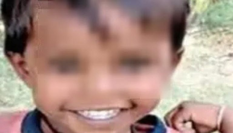 India bambino caduto pozzo