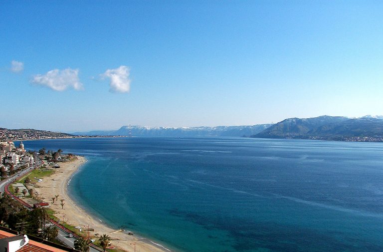 lo stretto di messina 768x505
