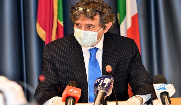 Coronavirus, Marsilio: "Lockdown generalizzato in arrivo"