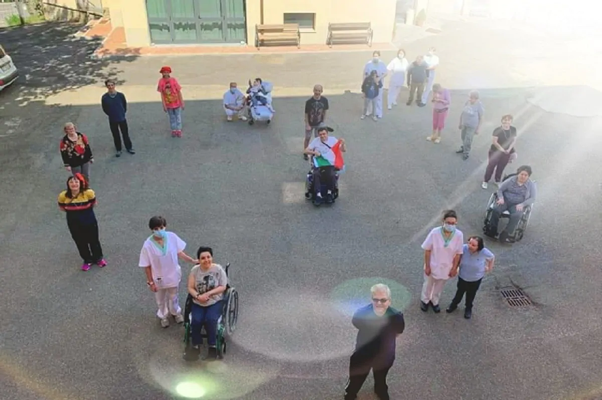 Scoperto a Modena focolaio in centro disabili: 20 positivi