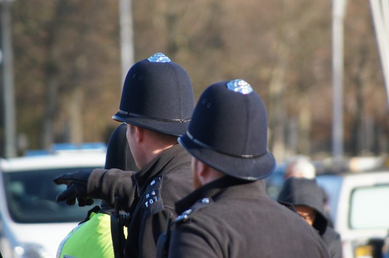 Polizia blocca battesimo Londra